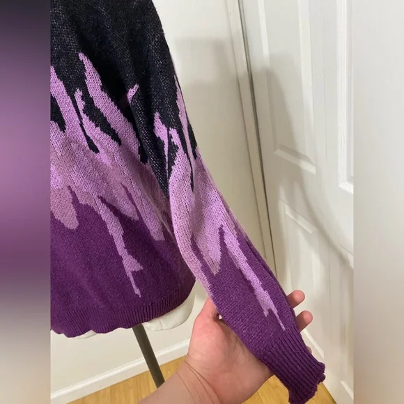 Fire Pattern Drop Shoulder Purple Ombré Flame Oversized Sweater Size Small 4 - Picture 8 of 12